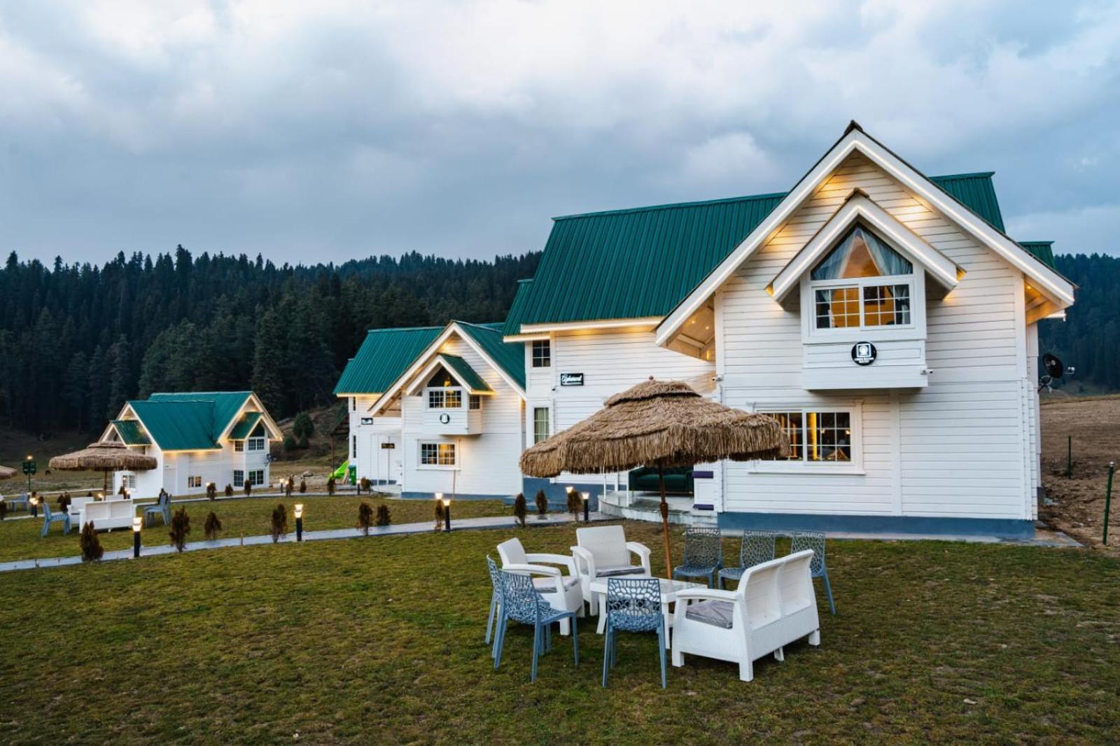 Green Rooms Resort Гульмарг Екстер'єр фото